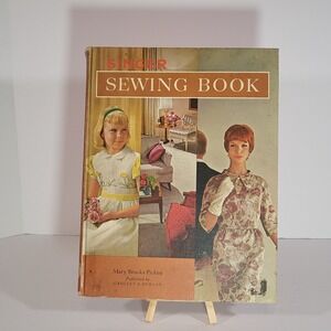 Vintage Singer Sewing Book Complete Guide to Sewing 1972 Revised Edition‎